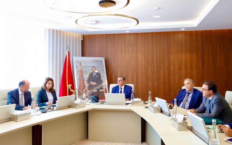 أخنوش يترأس أول اجتماع لتفعيل عرض المغرب في مجال الهيدروجين الأخضر