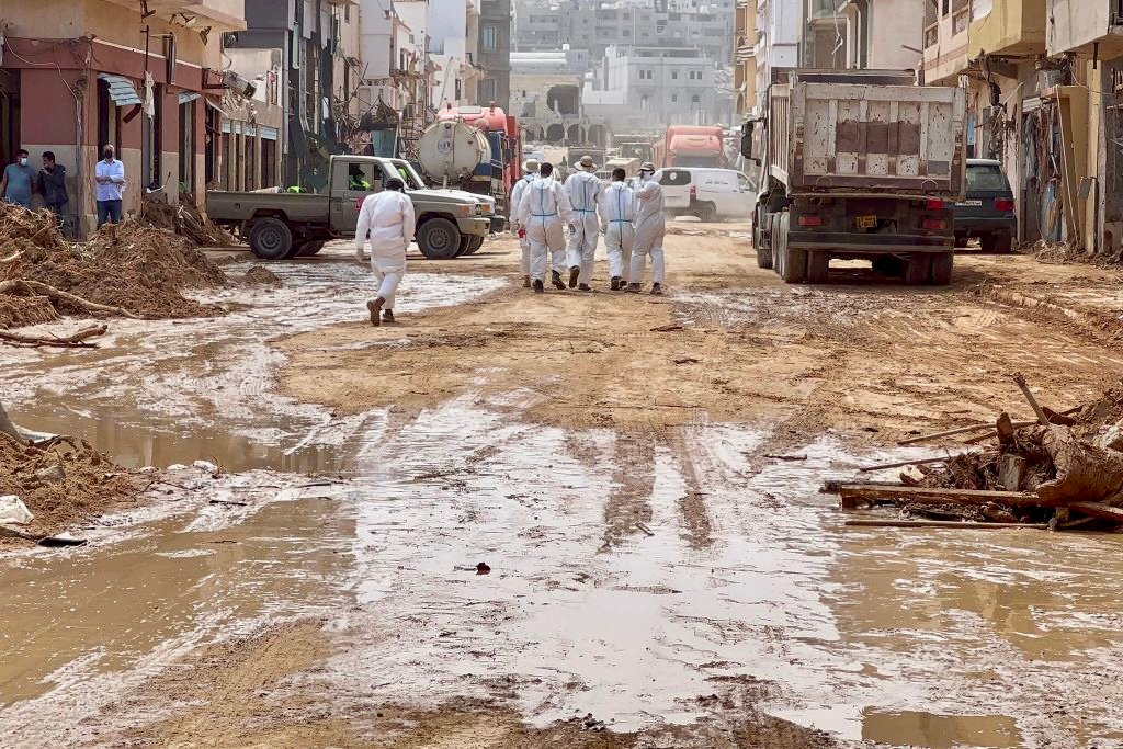 السلطات الليبية تعزل المنطقة المنكوبة في درنة بسياج عازل