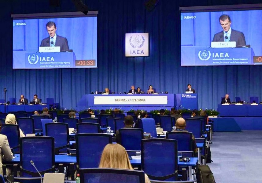 تتويج 3 طلبة مغاربة في فيينا في مجال العلوم النووية