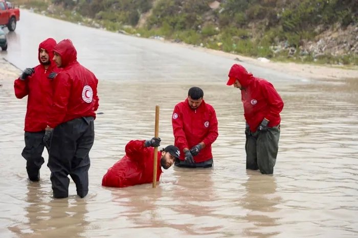 حصيلة ضحايا السيول في درنة يتخطى الـ 2000 والمفقودون بالآلاف