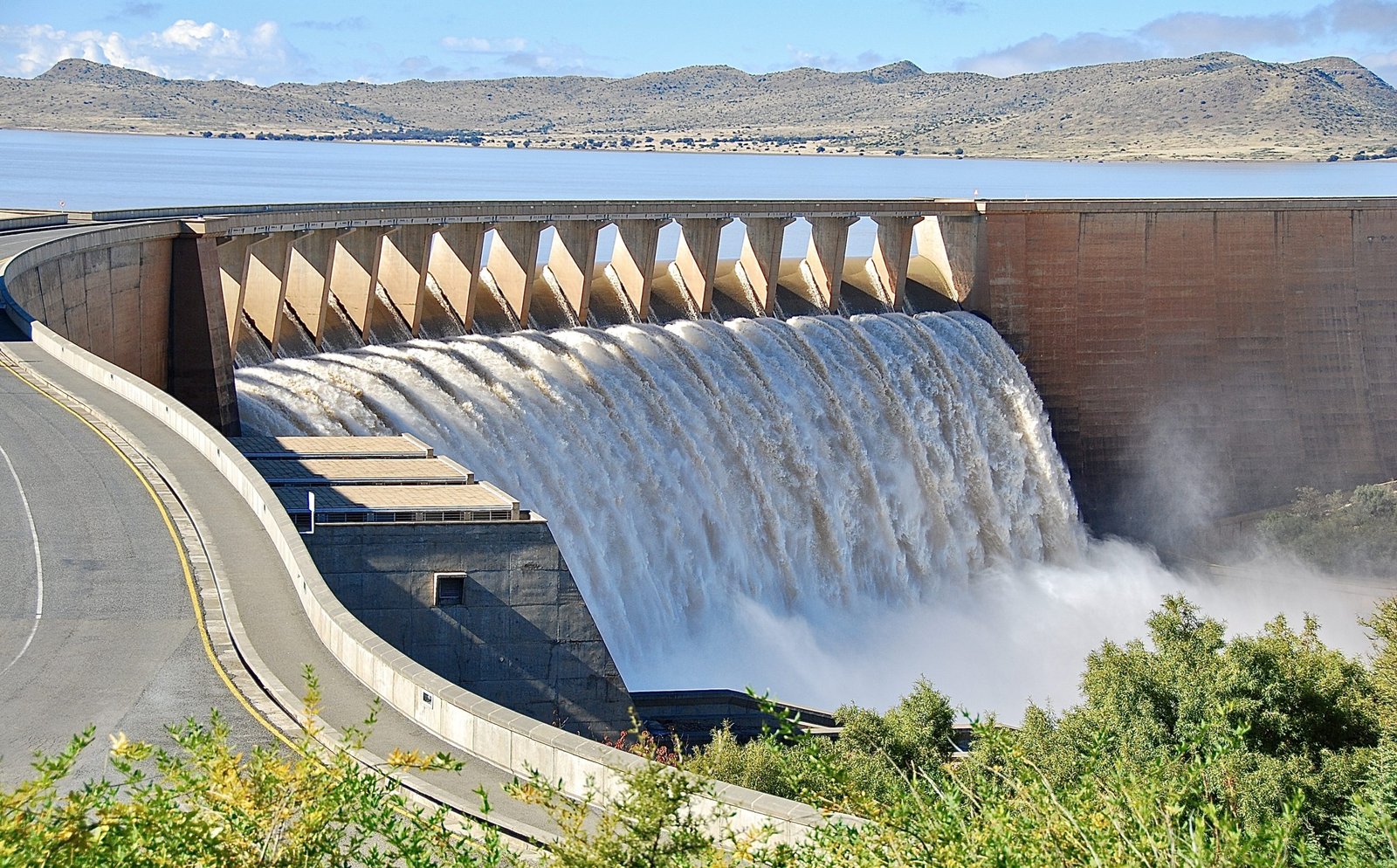 بركة يوضح بخصوص الربط بين سدي واد المخازن و دار خروفة