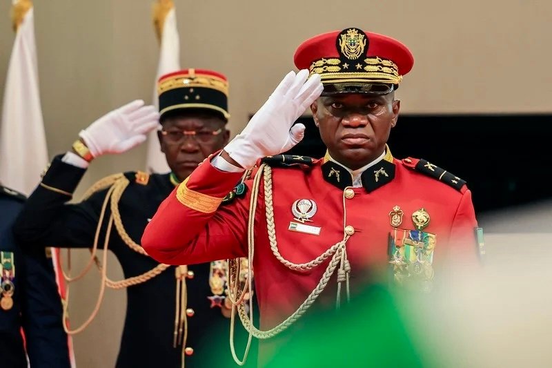 الجنرال أوليغي يعد “بانتخابات حرة وشفافة” في الغابون
