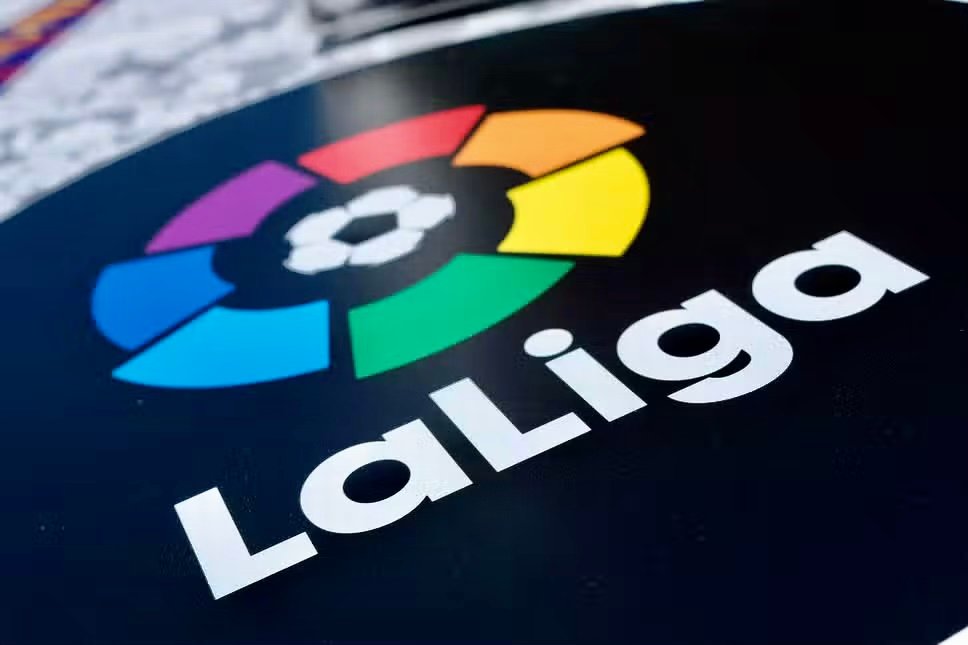 لا ليغا تنفق 432 مليون يورو على 157 انتداب