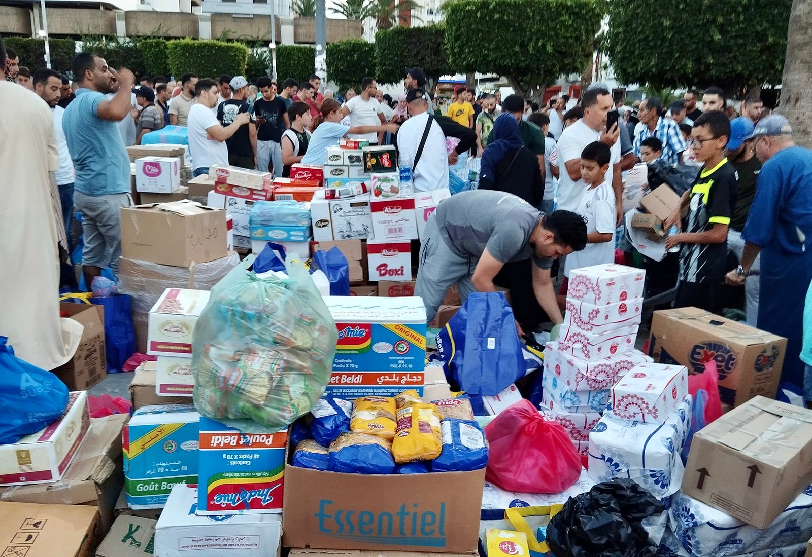 الإتجار في المساعدات الموجهة لضحايا الزلزال يورط سائق بسطات