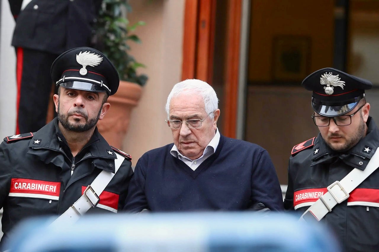 ظلّ هاربًا لـ30 عامًا.. وفاة زعيم مافيا كوزا نوسترا الإيطالية