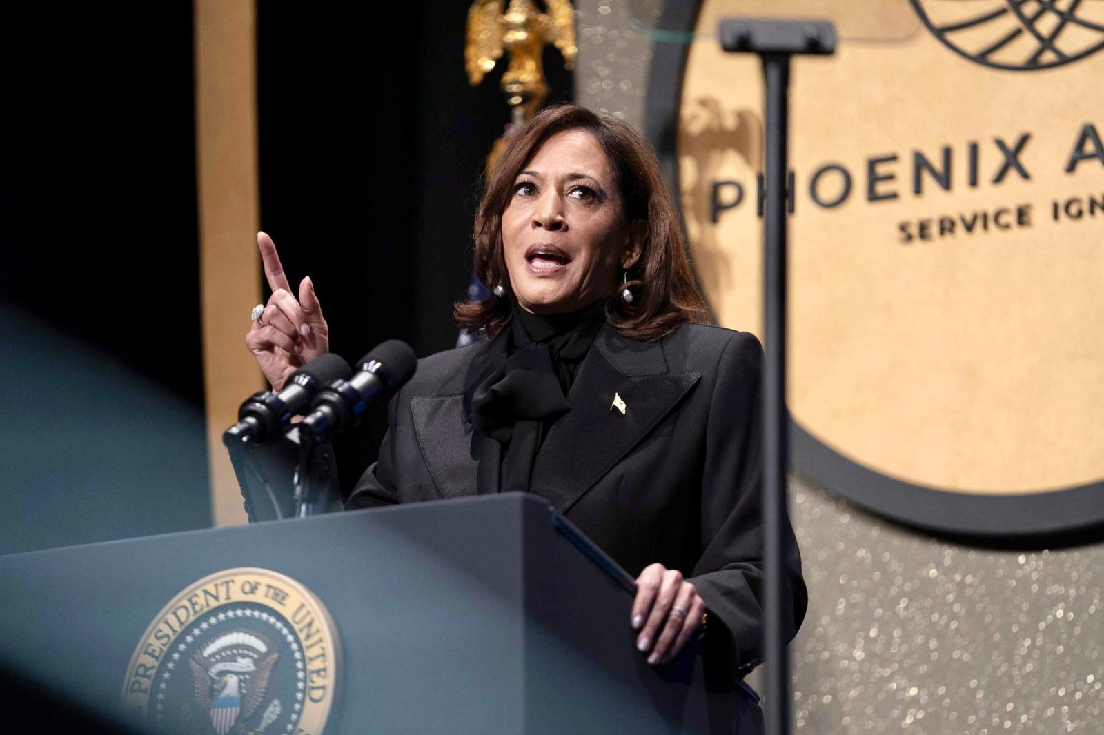 نائبة بايدن تسعى لاستقطاب أصوات الشباب الأميركيين