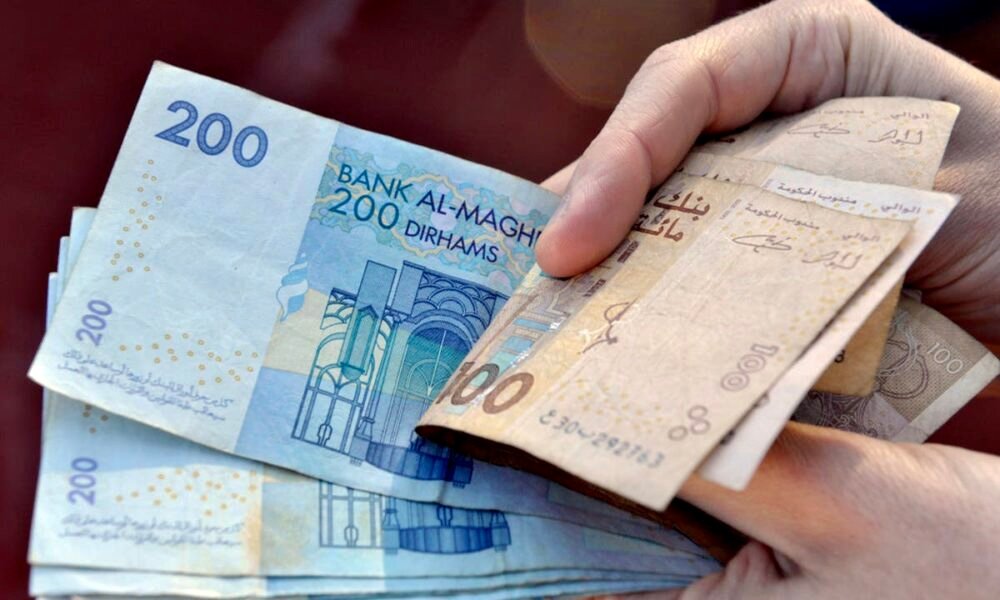 سعر صرف الدرهم يتراجع مقابل الدولار الأمريكي