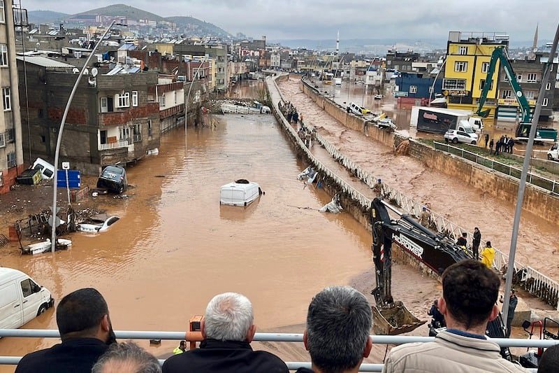 تركيا.. الفيضانات تودي بحياة ثلاثة أشخاص