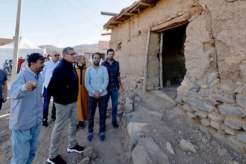 أخنوش يتفقد الدواوير المتضررة بالزلزال