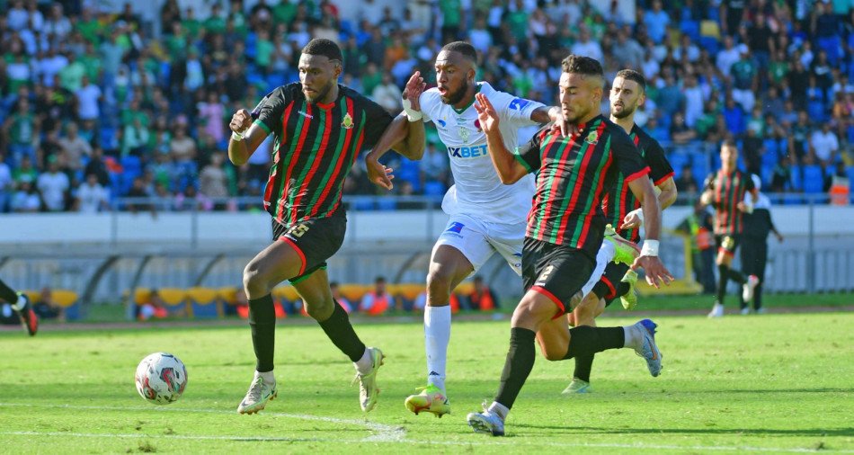 الرجاء يعلن موقفه من حادث مباراته ضد نادي الجيش