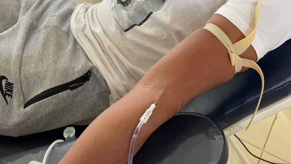 العيون.. إقبال مكثف للمواطنين للتبرع بالدم تضامنا مع ضحايا الزلزال