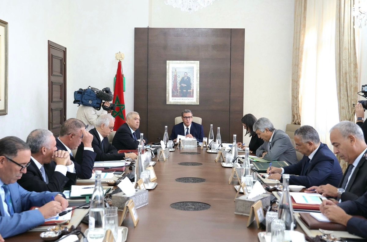 أخنوش يترأس اجتماع لجنة القيادة للبرنامج الوطني للتزويد بالماء الشروب