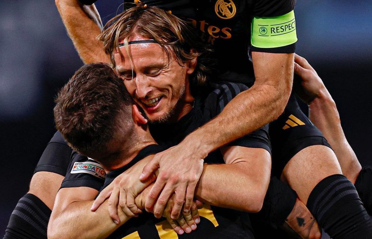 ريال مدريد يخطف فوزا مثيرا على نابولي في دوري أبطال أوروبا