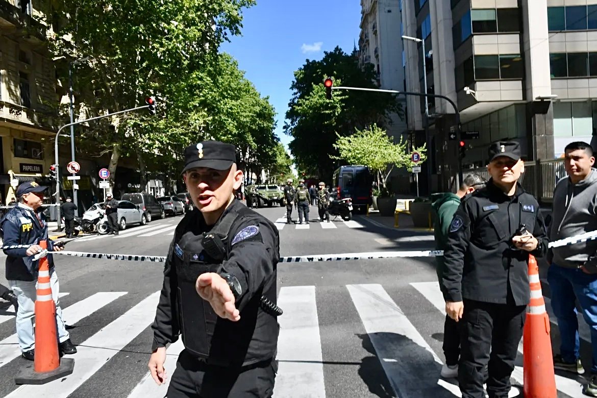 إخلاء سفارتي أمريكا وإسرائيل في الأرجنتين بعد تلقي تهديدات بوجود قنبلة