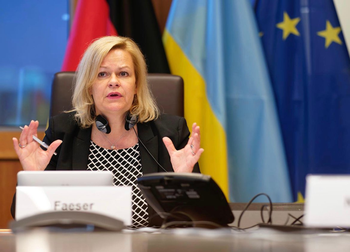 وزيرة الداخلية الألمانية تدعو لترحيل داعمي حركة حماس