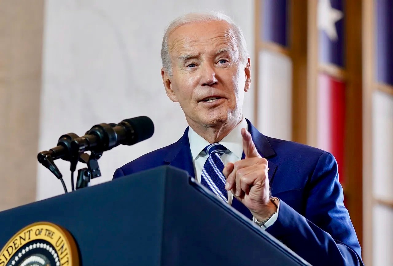 بايدن يطلب تمويلا عاجلا لدعم إسرائيل وأوكرانيا