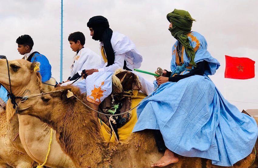 انطلاق مهرجان الساقية الحمراء الدولي لسباق الإبل بالسمارة