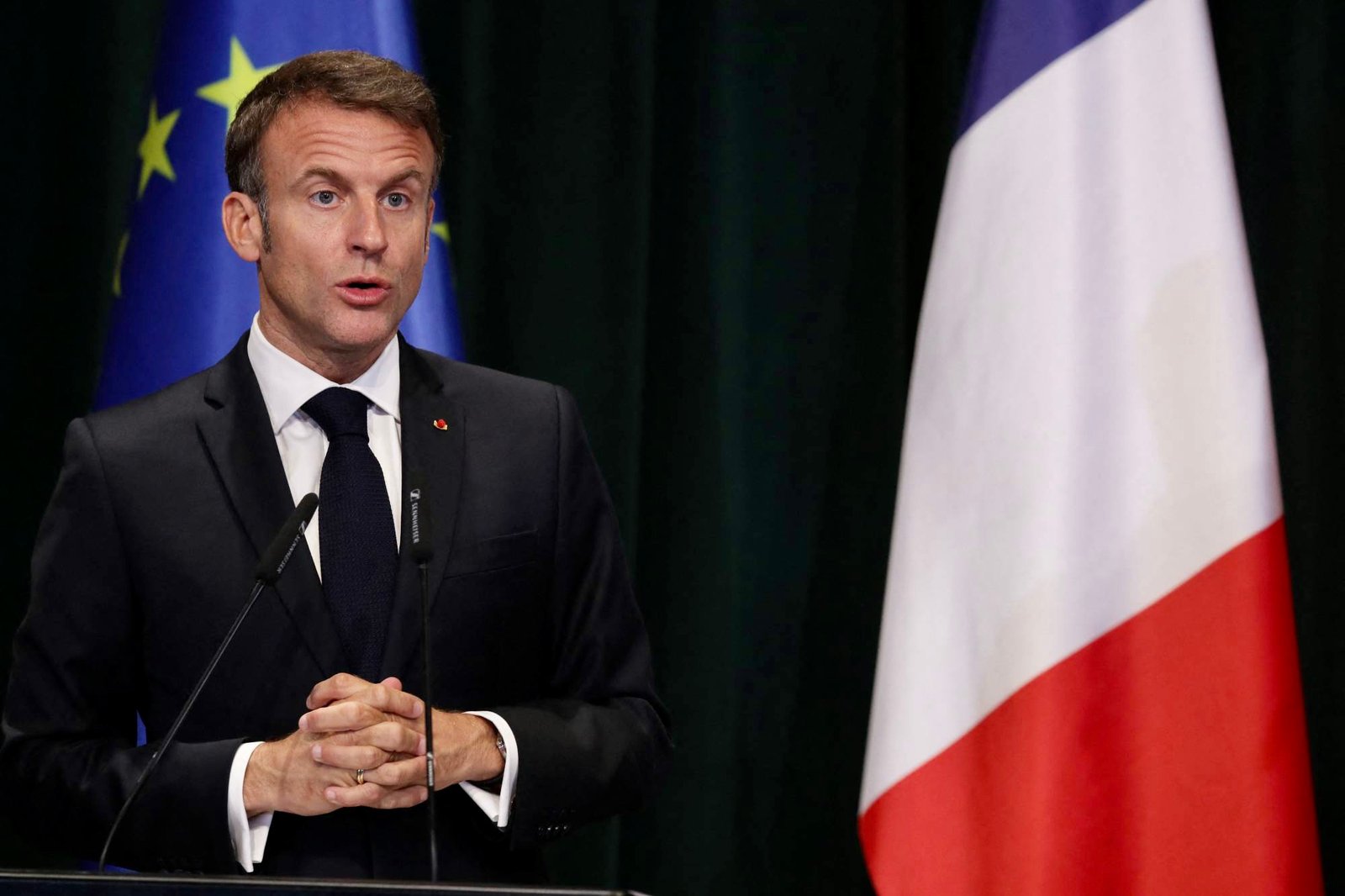 ماكرون يطالب بـ”هدنة إنسانية” في غزة لحماية المدنيين
