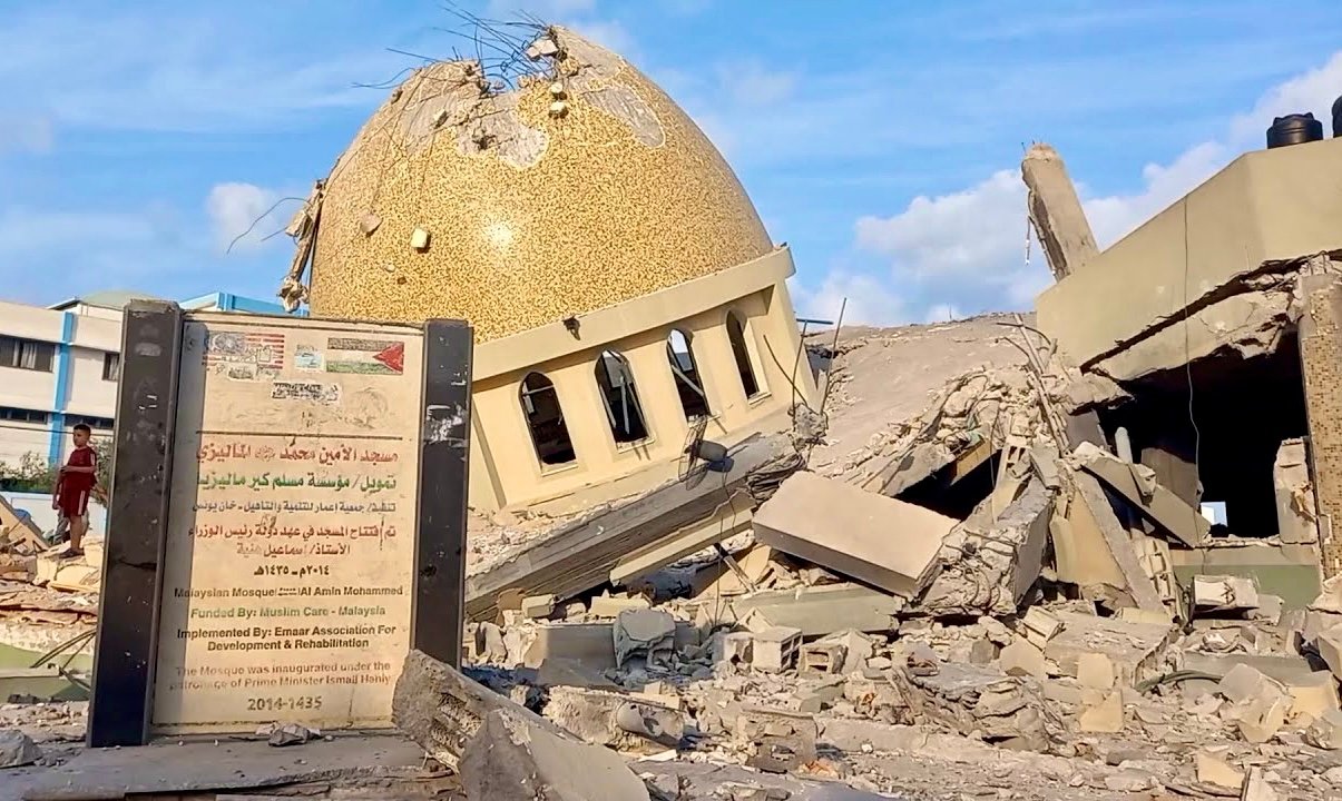 قتلى في ”قصف إسرائيلي” على مسجد وسط غزة