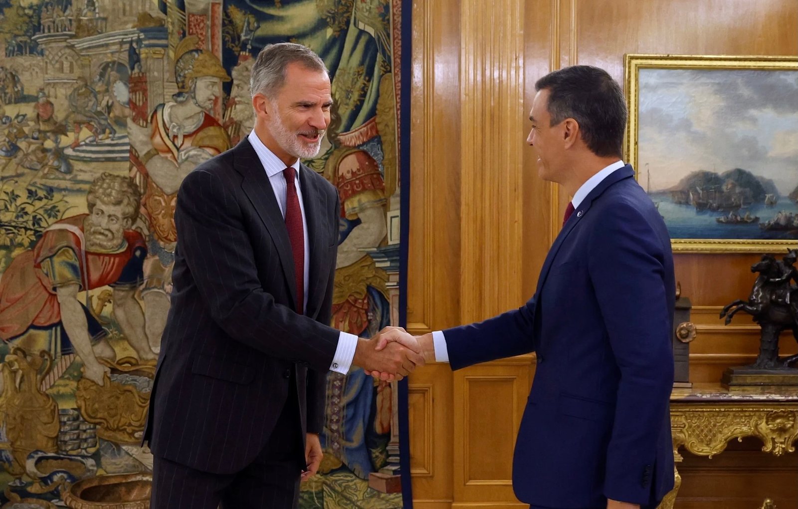 بعد فشل فيخو.. عاهل إسبانيا يكلف بيدرو سانشيز بتشكيل حكومة جديدة