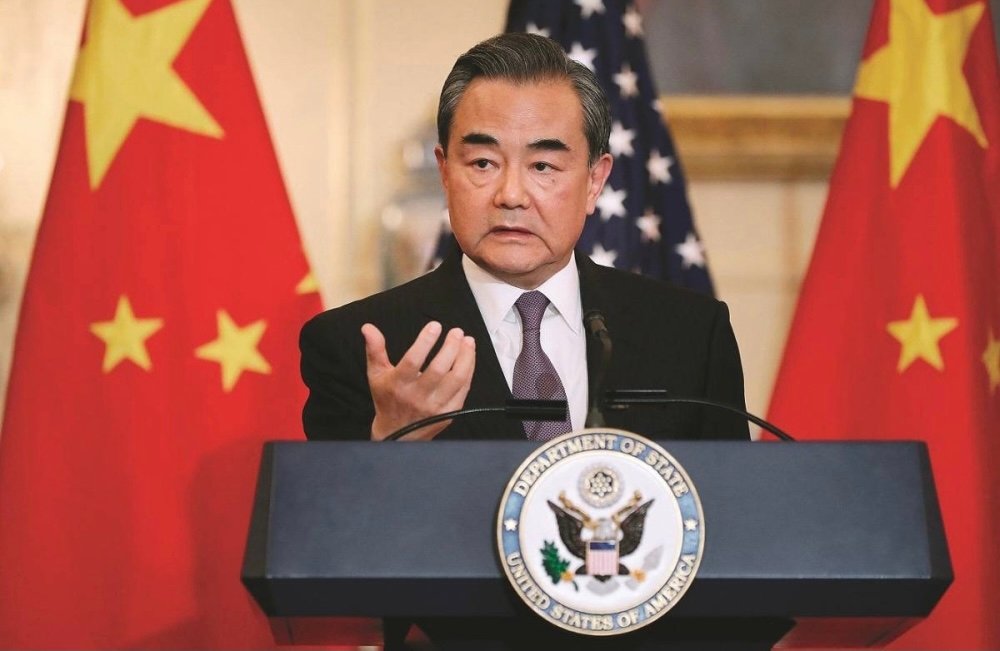 وزير الخارجية الصيني: على العالم “التحرك بشكل عاجل” لوقف الأزمة الإنسانية في غزة
