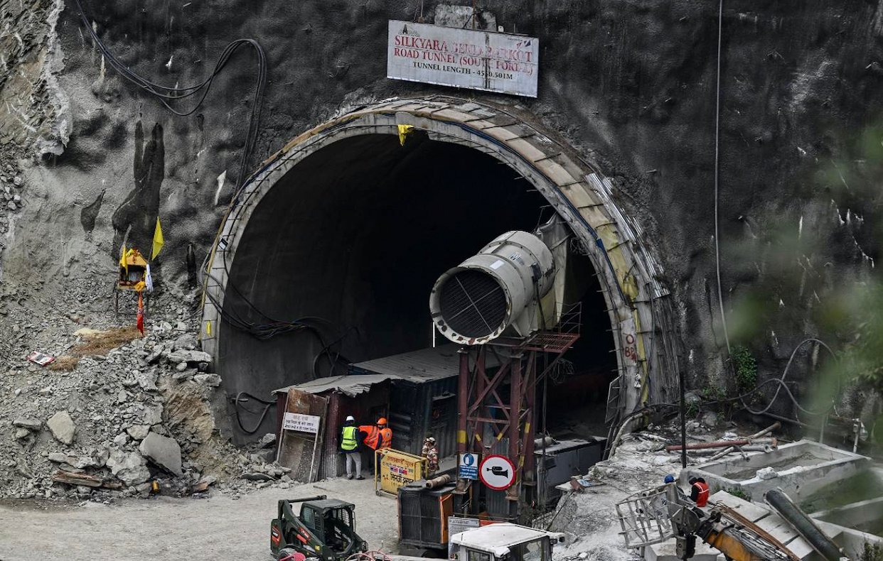 الهند.. فرق الإنقاذ تتمكن من إخراج 41 عاملا كانوا عالقين في نفق منهار