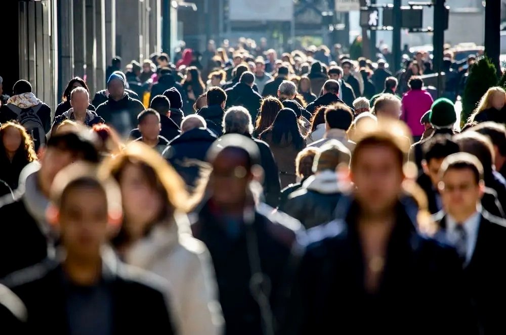 اِرْتِفاعْ البطالة فْبلادنا بـ 18 فالمية ..وها عْلاش تْزَادْتْ نسبة العاطلين واللْي أغلبهم شباب