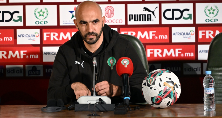الركراكي يعقد ندوة صحافية للإعلان عن قائمة المنتخب المغربي