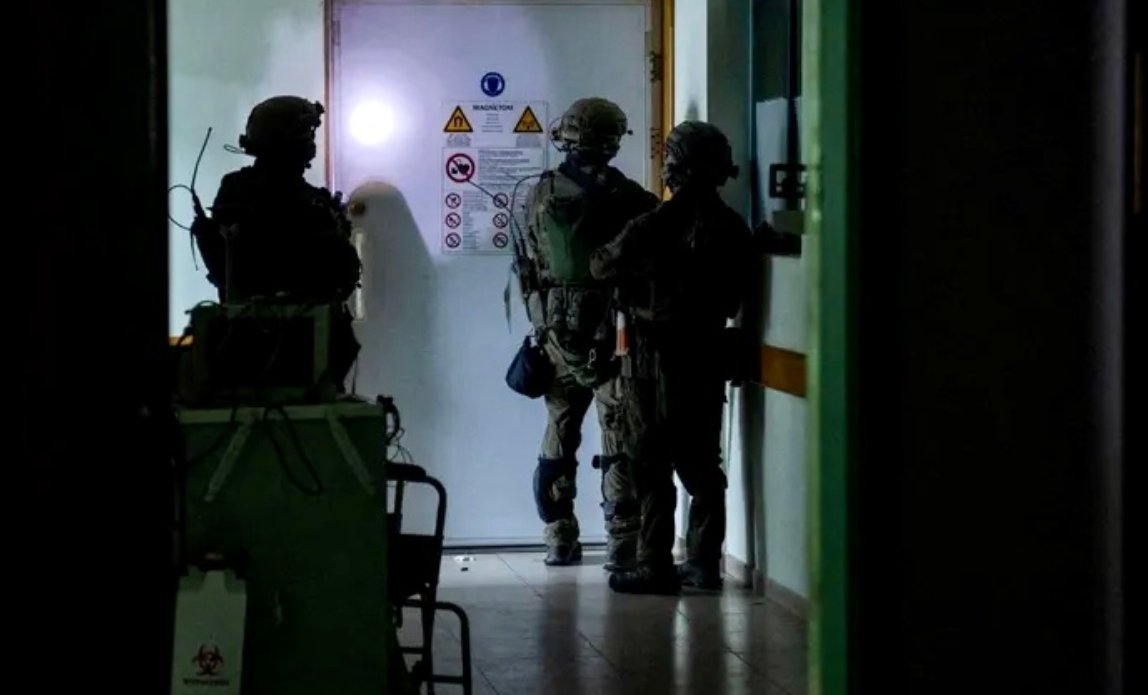 الجيش الإسرائيلي يعتقل مدير مشفى الشفاء في غزة