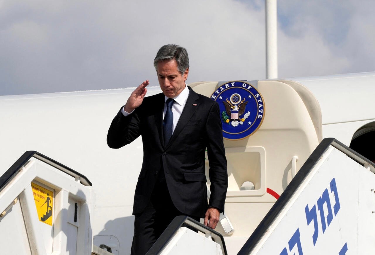 بلينكن وْصل هَادْ الصبْاحْ لإسرائيل والزيارة الهدف منها الهُدْنة و إطلاق سراح الأسرى