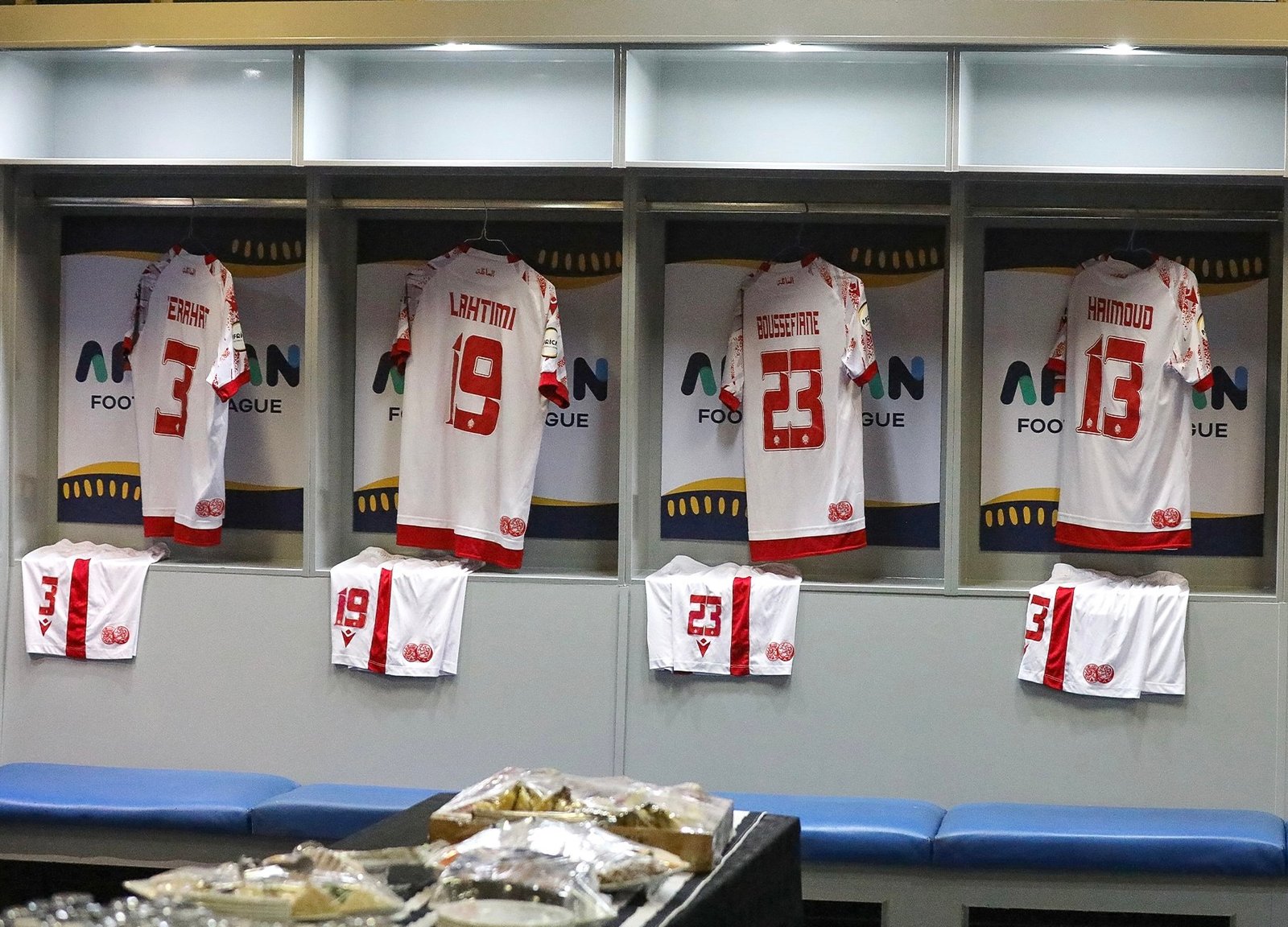 رمزي يعلن عن تشكيلة الوداد لنهائي الدوري الإفريقي