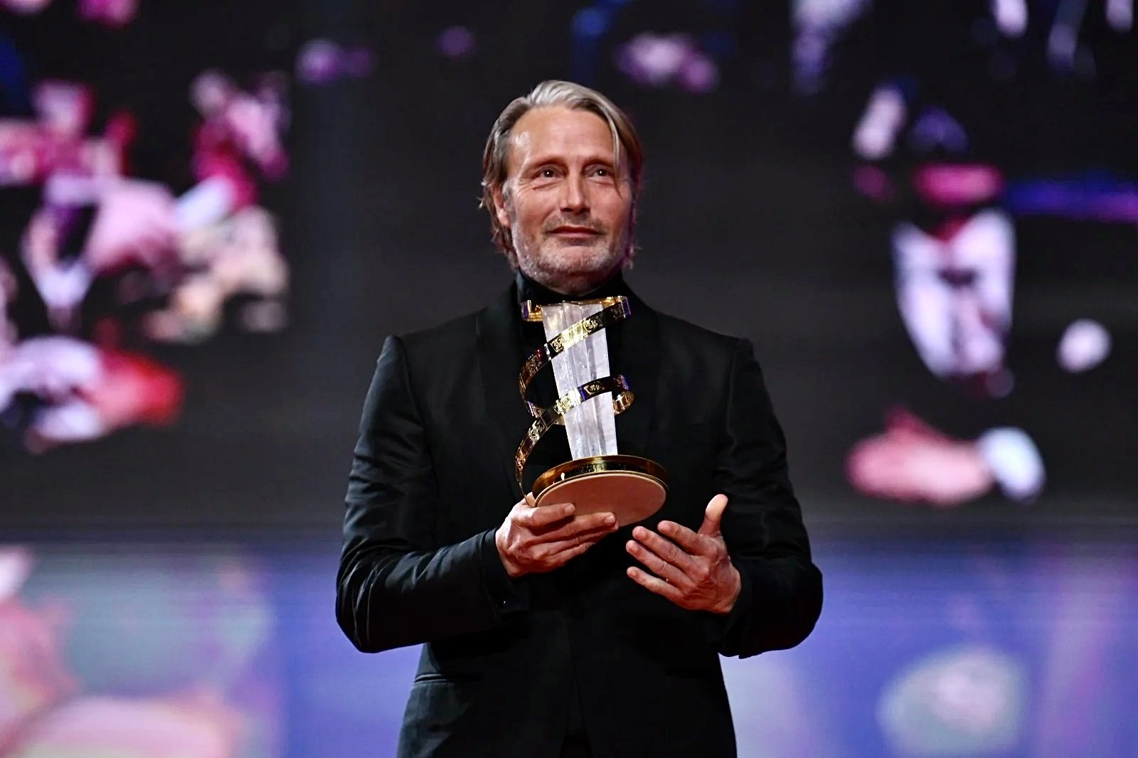 مهرجان مراكش يسلط الضوء على المسار الاستثنائي للممثل الدانماركي ميكلسن