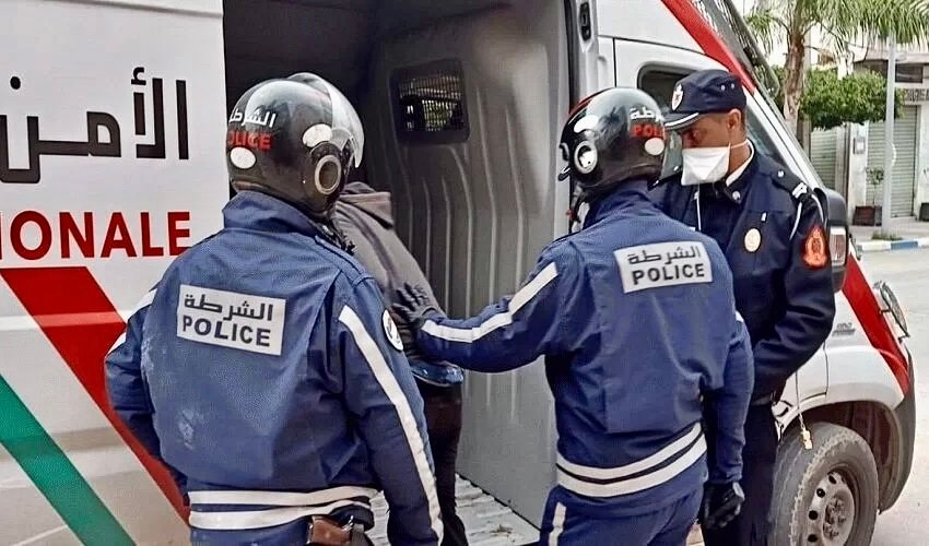 اللِّي حْصَلْ يْخَلَّصْ.. بُولِيس قنيطرة شْدُّوا عِصابة تْعَداو على مْرَا متقاعدة وها علاش …
