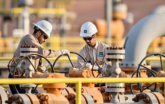 السعودية تؤكد استمرار خفض إنتاج النفط الطوعي في دجنبر