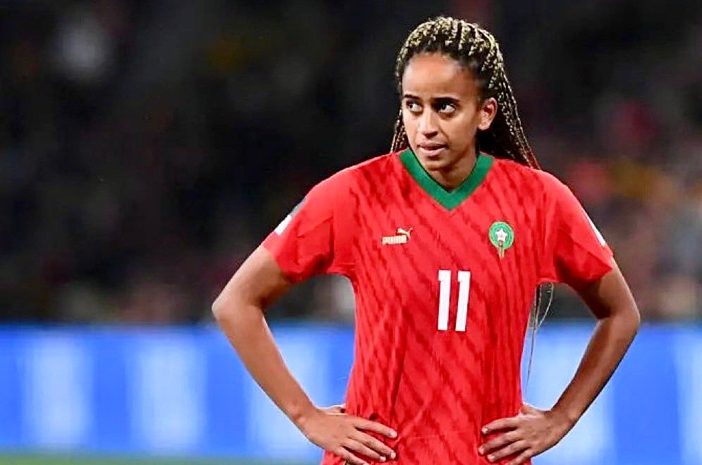 نجمة لبؤات الأطلس فاطمة الزهراء تكناوت تتوج بجائزة أفضل لاعبة في إفريقيا