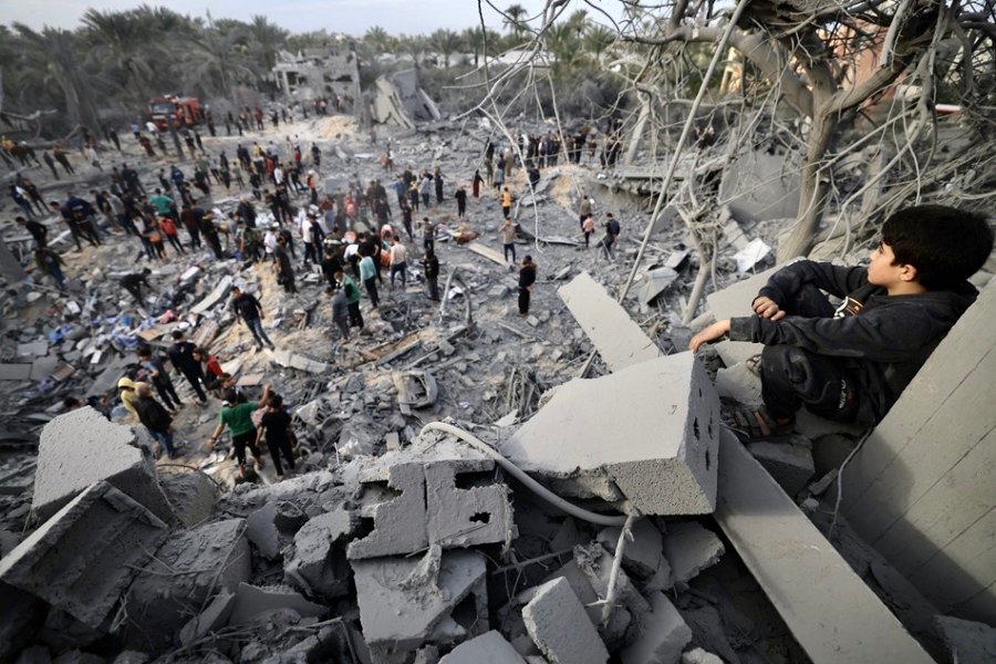 نزوح آلاف الفلسطينيين من غزة و خان يونس نحو رفح