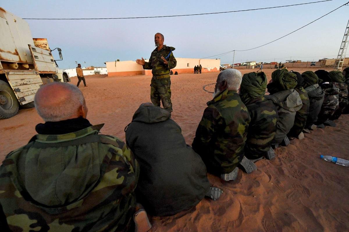 غليان في مخيمات تندوف..استمرار حالة الإحتقان والفوضى واشتباكات بالرصاص الحي