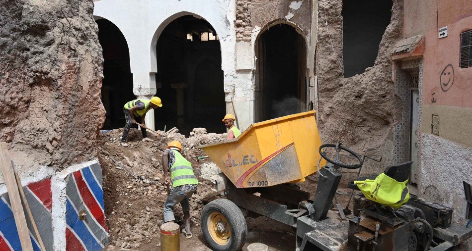 زلزال الحوز.. الشروع في هدم وإزالة ركام المباني المنهارة بأزيلال
