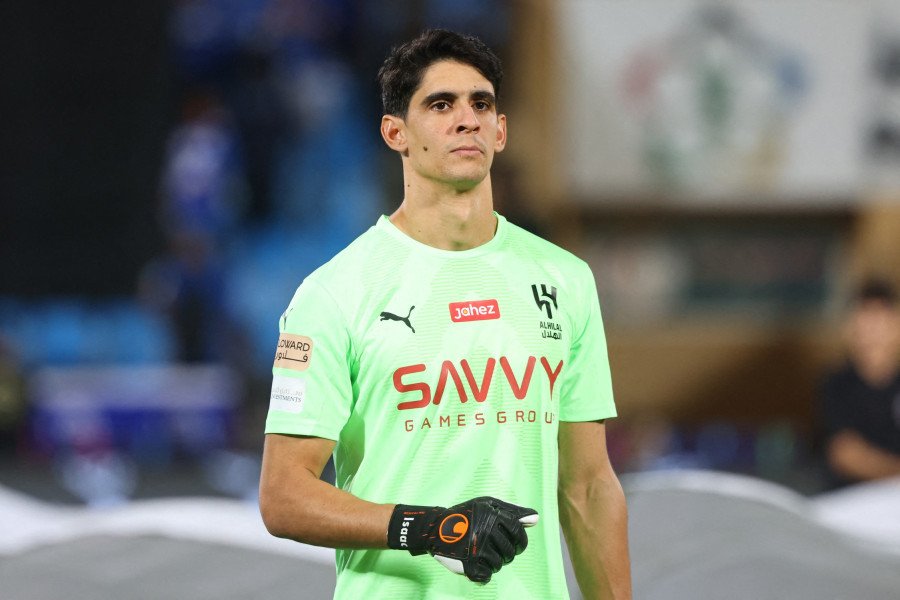 إشادة هلالية بتألق ياسين بونو