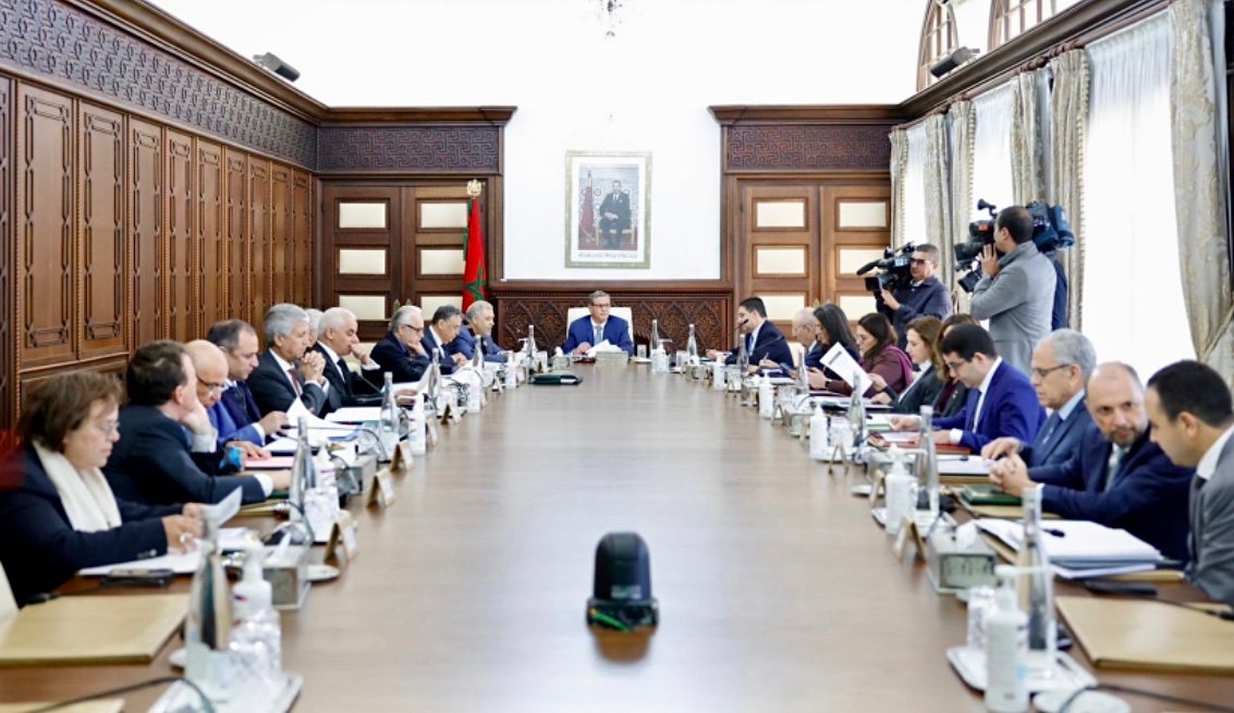 الحكومة تصادق على إدماج القيمين الدينيين بنظامي “AMO” والمعاشات