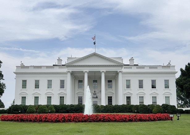 البيت الأبيض يحذر من نفاد المساعدات لأوكرانيا