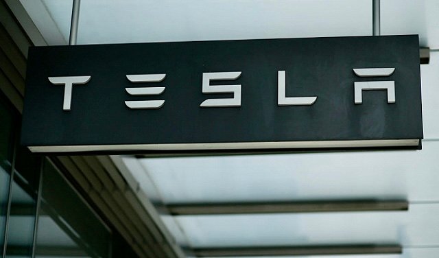 تيسلا تسحب 1,6 مليون مركبة كهربائية من الصين