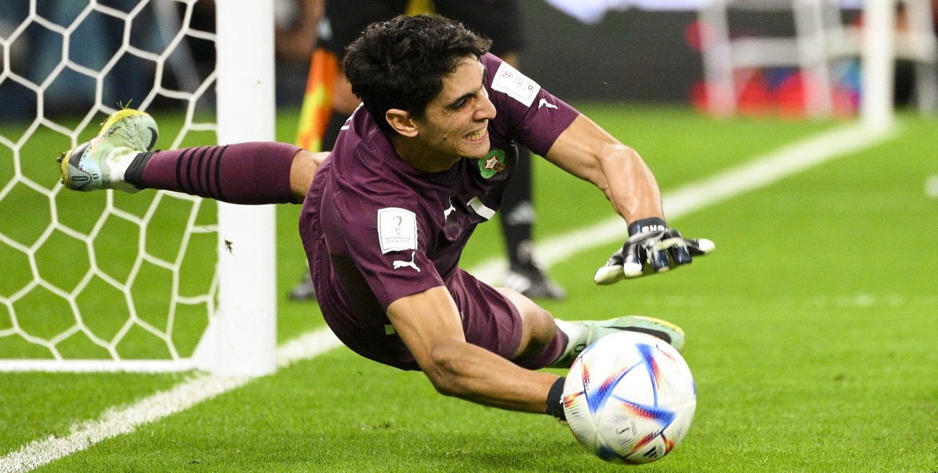 فيفا يستحضر تألق بونو أمام البرتغال