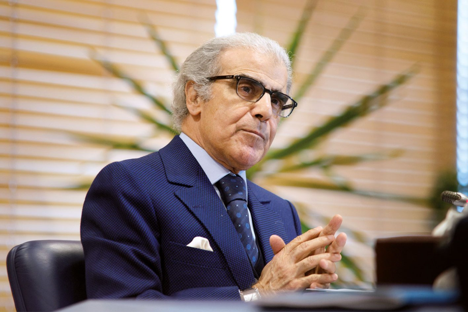 تتويج عبد اللطيف الجواهري بجائزة “أفضل محافظ بنك مركزي بإفريقيا”