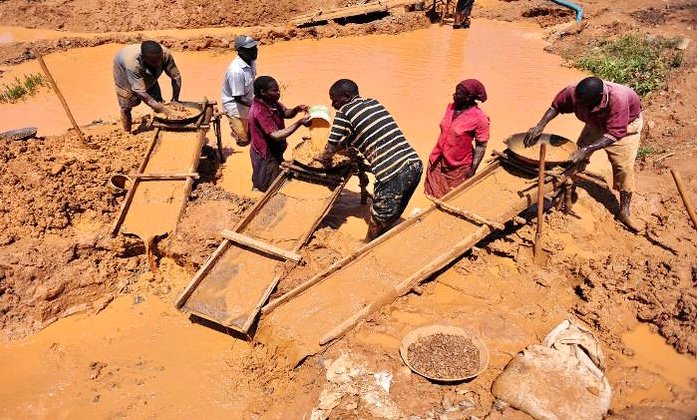 تنزانيا.. مصرع 21 شخصا على الأقل إثر انهيار منجم للذهب