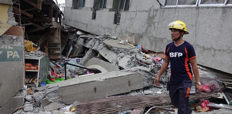 زلزال بقوة 7,1 درجة يضرب جنوب الفلبين