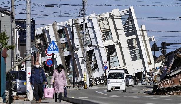 اليابان تتوقع استمرار الهزات الأرضية لمدة شهر تقريبا