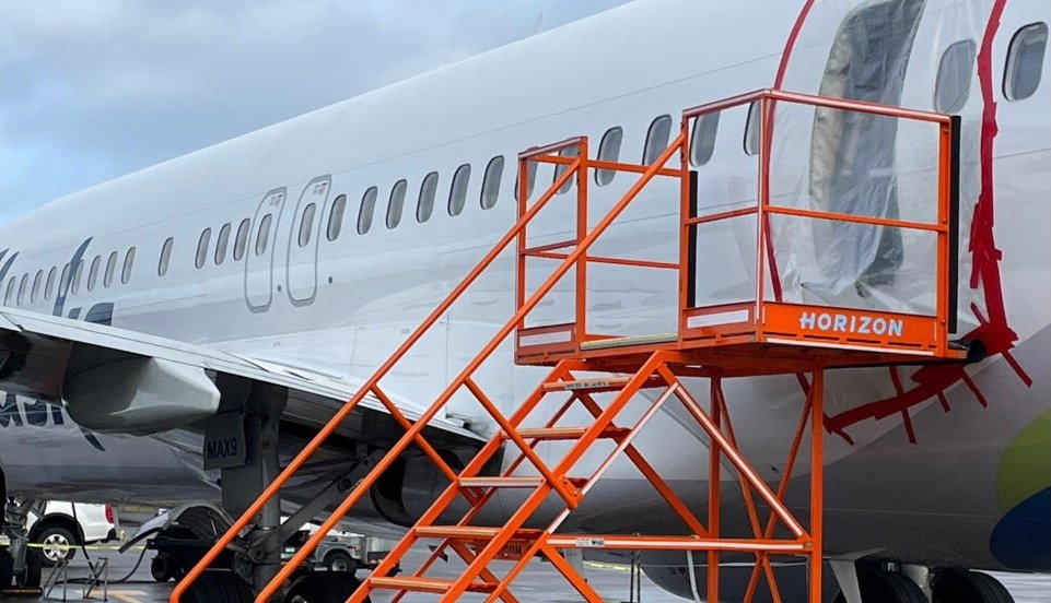 بوينغ تقرّ بمسؤوليتها عن حادث طائرة “ألاسكا إيرلاينز”