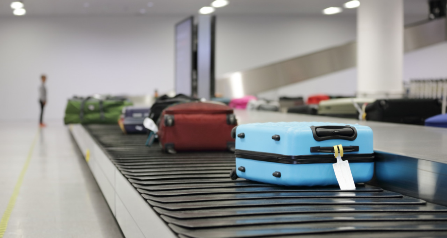 مطار محمد الخامس.. تعبئة لاحتواء الاضطرابات الطارئة بشأن تسليم الأمتعة المتعلقة برحلات العبور