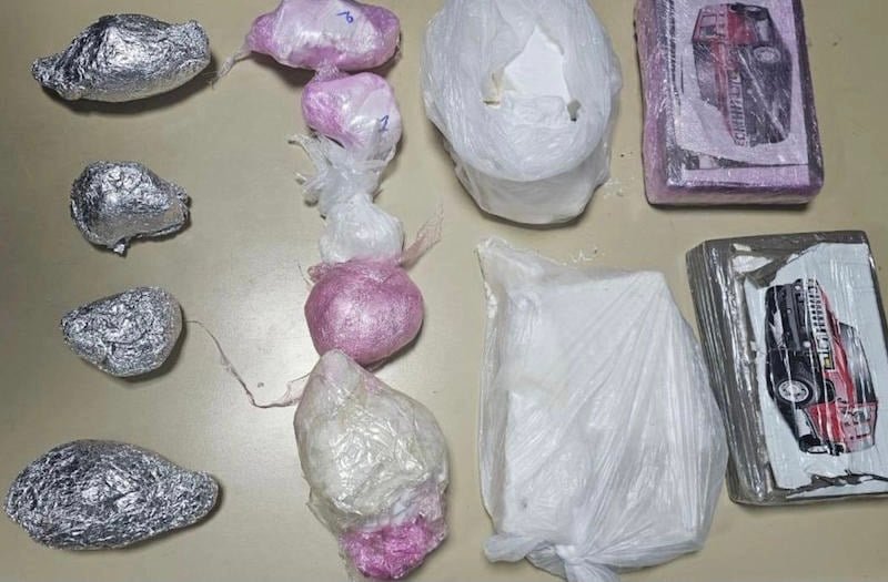 بُوليس كازا شْدو جُوج كايتَاجْرُو فالمُخدارت ..أو ها شنو لقَاو عندهُم